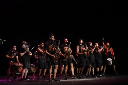 Èxit de públic en la II Gala Benèfica 'Vivim la màgia amb l'autisme' de Todos en Azul