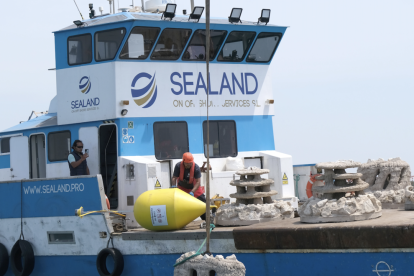 Els primers biòtops per protegir la reserva marina de Cambrils ja són sota l'aigua