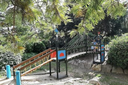 Reus repara tres parcs infantils