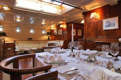 Eleonora E, el superveler a 70.000 euros la setmana que en pocs minuts s'ha empassat l'aigua a Tarragona