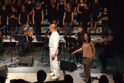 650 alumnes de 6è porten les 'desventures de Mimí' al Catània