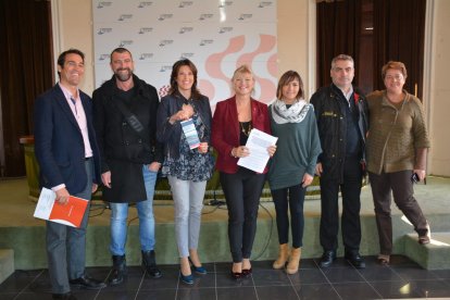 El Ayuntamiento quiere que las tiendas abran mediodías, festivos o domingos para atender a los cruceristas