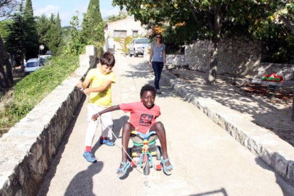 L'escola de Mont-ral reobre portes 18 anys després amb una desena d'alumnes