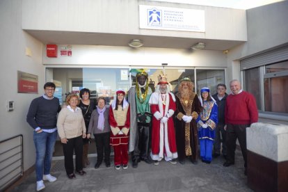 Los Reyes Magos llevan regalos a La Muntanyeta, 2019