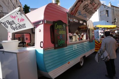 El Mercat de l'Or Vell omple Almoster de gent