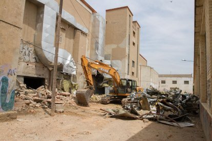 Solvia inicia l'enderroc de l'interior de la Sedera tot i la forta oposició veïnal