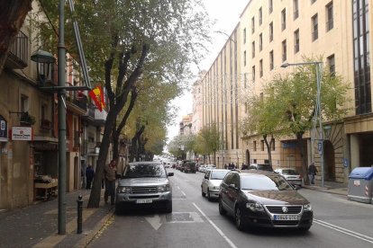 Els furgons de l'exèrcit circulen per Tarragona