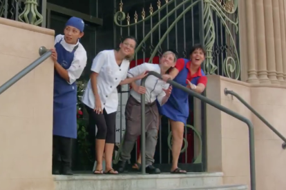 Les paradistes del Mercat no es volen perdre l'Hora de la Mamadeta al vídeo promocional