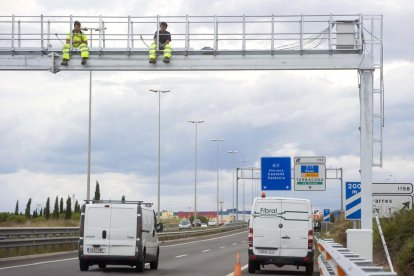 El nou radar de l'A-7 s'instal·la a l'alçada de les Gavarres