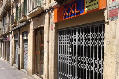 Veinte de los 65 bajos comerciales de la calle Unió están cerrados