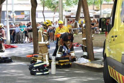 Al menys tres ferits en esclatar una màquina de 'vènding' 24 hores a Tarragona