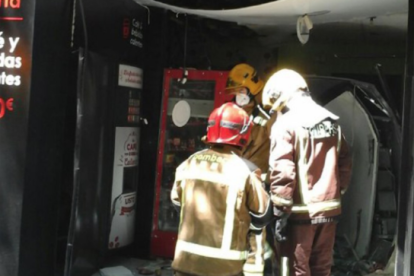 Quatre ferits en esclatar una màquina de 'vènding' 24 hores a Tarragona