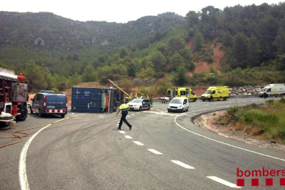 Dos camions bolquen a Montblanc i Riudecols i un dels conductors resulta ferit