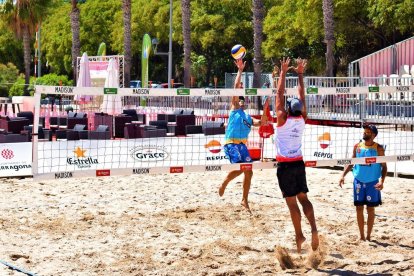 El torneo infantil y las fases previas arrancan el torneo de Volei en memoria de Marbel Negueruela