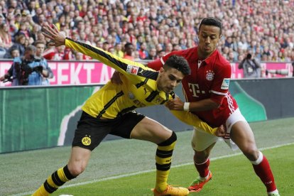 Marc Bartra, ferit a causa d'una explosió al costat de l'autocar de Borussia Dormund