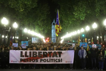 Talls a les vies de tren i les carreteres i concentracions a Tarragona i Reus