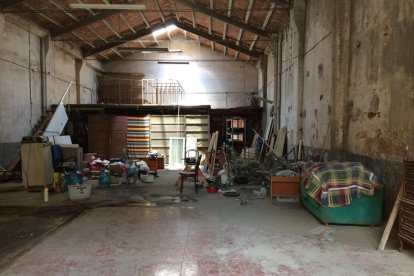 El Ayuntamiento requiere cerrar un peligroso local abandonado, sin éxito