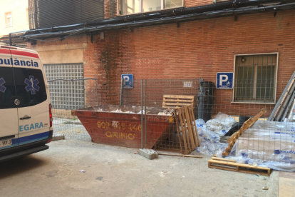 Carles Castillo encuentra documentación confidencial de pacientes en los pasillos del hospital Joan XXIII