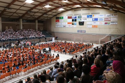 400 alumnes de tercer de primària participen a la Cantata 'Florinda, la vaca pallassa'