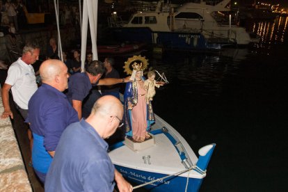 La procesión de la Virgen marca la recta final de Les Nits Daurades