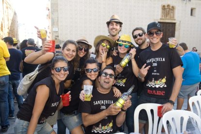 Camisetas y un Recuerdo Guinness marcan el 'Café copa y puro' de este año