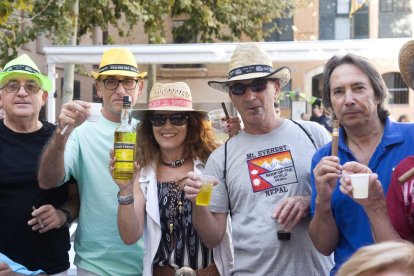 Camisetas y un Recuerdo Guinness marcan el 'Café copa y puro' de este año