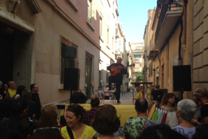 Una mañana de vermúes por celebrar la víspera de Misericordia