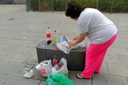 El 'macrobotellón' del sábado en los Jardins del Vapor indigna a los vecinos