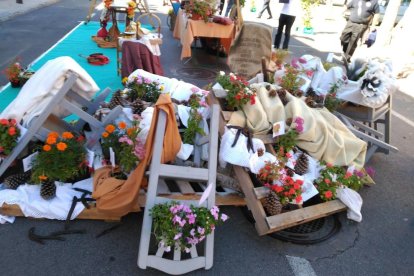 La Festa de les Flors recoge mil euros para la investigación|búsqueda de la hemiparesia infantil