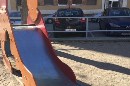 CDC reclama la rehabilitació urgent el parc infantil de La Granja