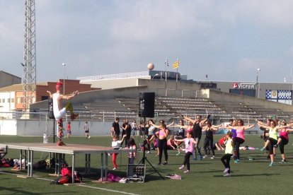 Centenares de niños inundan la Zona Deportiva de Torredembarra