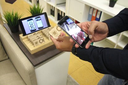 Una App informa de l'enterrament d'un ésser estimat a través del mòbil i comparteix records