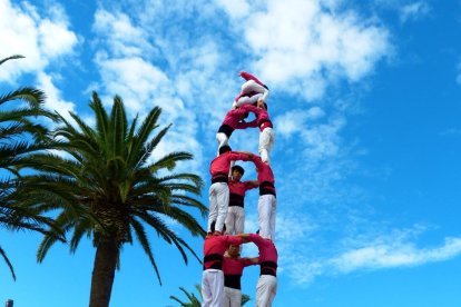 Els Xiquets d'Hangzhou aixequen castells de 7 a Salou