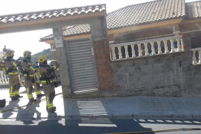Un incendi en un habitatge a Segur de Calafell descobreix 15 plantes de marihuana