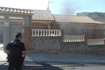 Un incendi en un habitatge a Segur de Calafell descobreix 15 plantes de marihuana