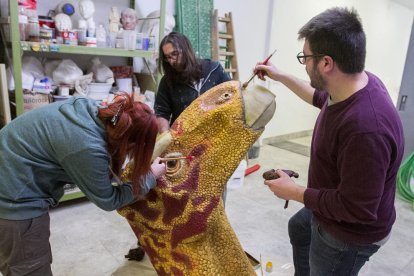 Dos restauradors reusencs són pares d'un dinosaure de 120 milions d'anys