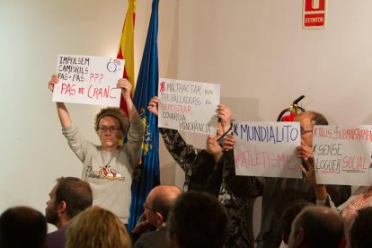 Mendoza: «Una no neix alcaldessa, s'hi fa al dia a dia, ben acompanyada»