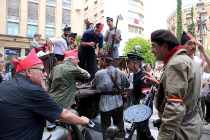 'Mirant el cel, foradant la terra' recrea este sábado una marcha de milicianos por Reus