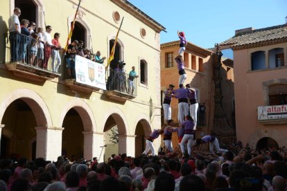 La Diada de les Cultures veu descarregar tres castells de gamma extra