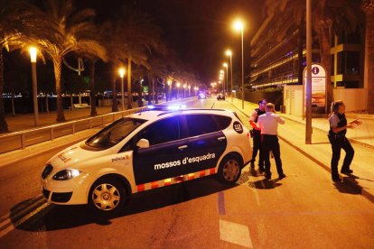 Cambrils, cotxe, mossos d'esquadra, passeig marítim