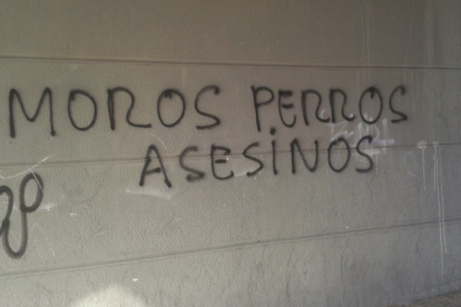 Apareixen pintades que inciten l'odi contra els musulmans a Tarragona, Reus i Montblanc