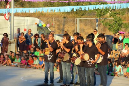 Pre-estrena del Ball de Marcos Vicente al final de curs de l'Escola la Vitxeta i l'Institut Pi del Burgar