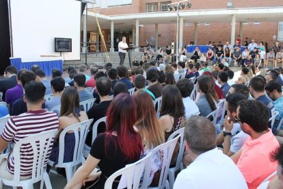 Uns 150 alumnes de l'Institut Compte de Rius es graduen de l'FP Dual