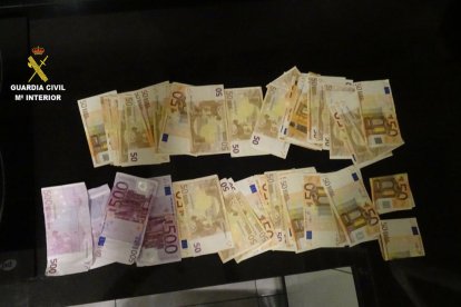 Detingudes vuit persones de dues organitzacions de tràfic de drogues a Reus