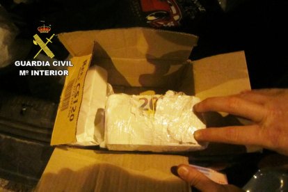 Intervienen más de 281.000 euros ocultos en un vehículo en Sant Carles de la Ràpita