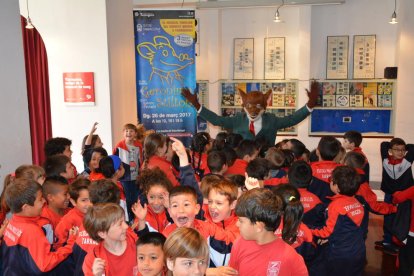 Los niños tarraconenses reciben Gerónimo Stilton, que trae su nuevo músical a la ciudad