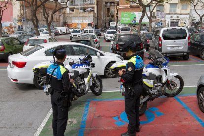 Detienen a un hombre por tráfico de drogas en la zona azul de la Riera Miró