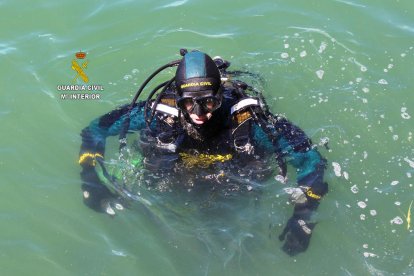 Recuperan piezas arqueológicas romanas del fondo marino en Creixell