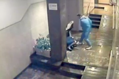 Rebajan a nueve meses la pena para un joven que fue gravado dando una paliza a la pareja