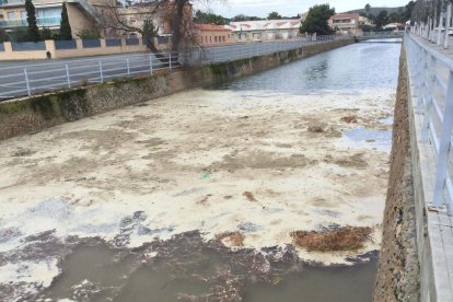 El PDeCAT denuncia el deteriorament de les pistes esportives de la Móra-Tamarit